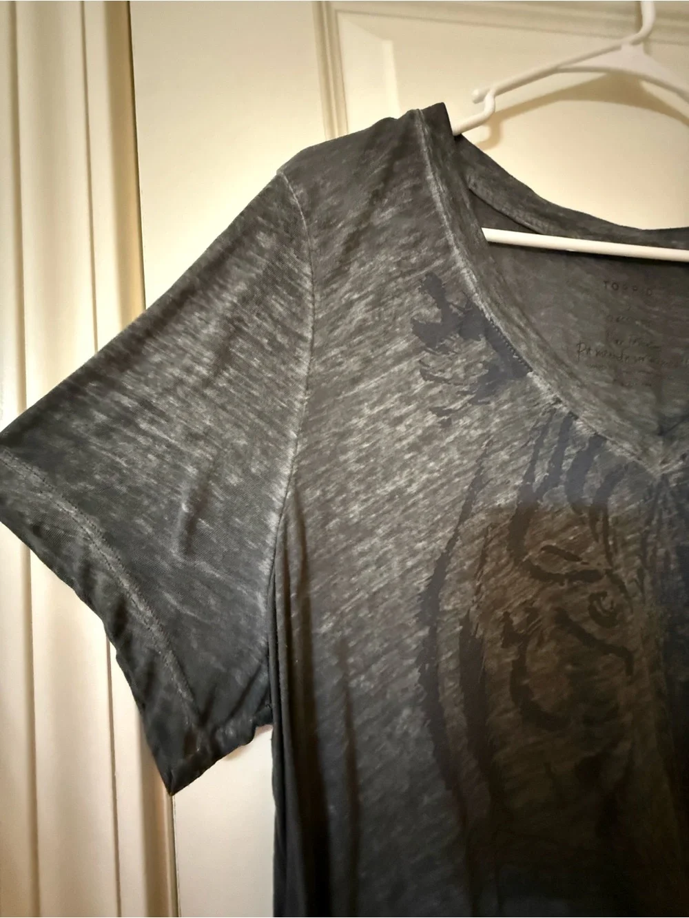 torrid Charcoal Gray V-Neck Short Sleeve Tunic with Subtle Tiger Motif - Picture 3 of 6